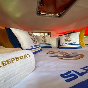 Sleepboat Barco Hotel