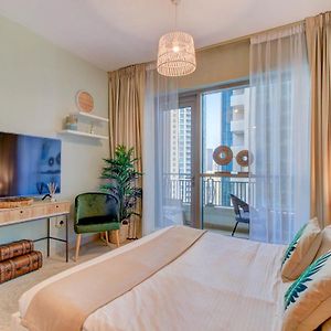 Durrani Homes - Luxurious Studio near Dubai Mall with pool view