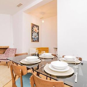 Appartement à 3 Chambres à Coucher