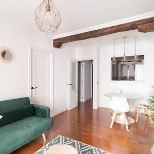 Appartement à 2 Chambres à Coucher