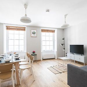 Appartement à 3 Chambres à Coucher