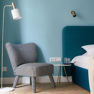 Miro Rooms French - Quiet Chic, Free Private Parking
