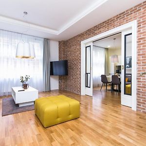 Unique Old Town Apartments At Palace Dlouha