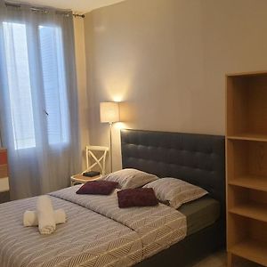 Modern Studio Centre Ville D'avignon