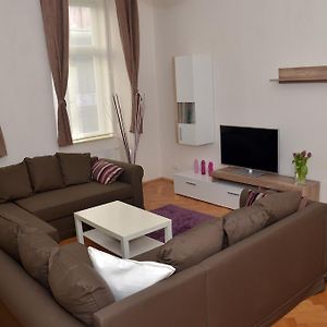 Appartement à 3 Chambres à Coucher