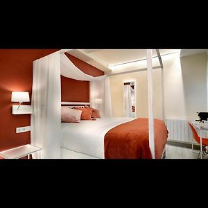 Chambre Lit King-Size avec Accès aux Personnes Handicapées
