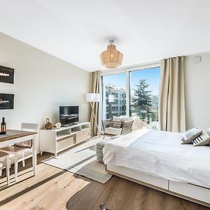 Noirettes 24-7 Keyless Entry By Homenhancement