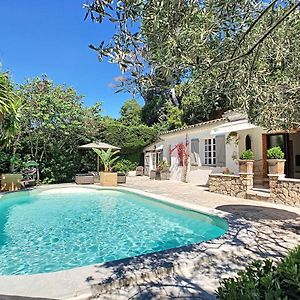 Villa à 3 Chambres à Coucher