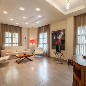 Appartement à 3 Chambres à Coucher