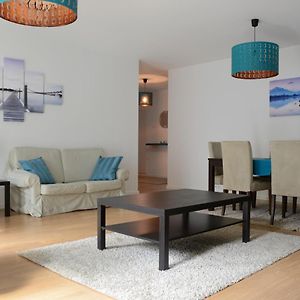 Appartement à 3 Chambres à Coucher