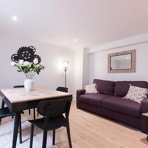Appartement à 2 Chambres à Coucher