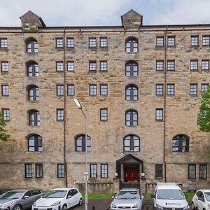 Stunning 2 Bed Merchant City Apartment With Residents Parking