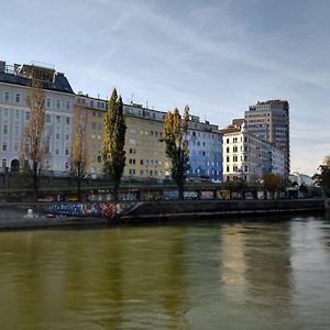 Appartement à 2 Chambres à Coucher
