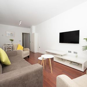 Appartement à 2 Chambres à Coucher