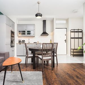 City Of The Kings - Leaf Apartment