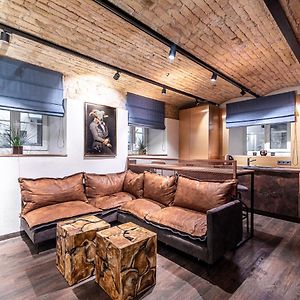 Unesco Hidden Arches - Restored 3 Bedroom Apartment In The Historic Pilies St.