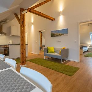 Appartement à 2 Chambres à Coucher