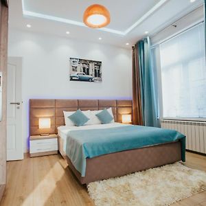 Appartement à 2 Chambres à Coucher