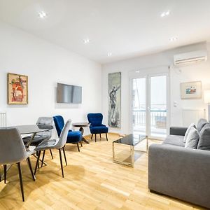 Stylish, Sunny New 2 Bedroom, Prime Central Athens