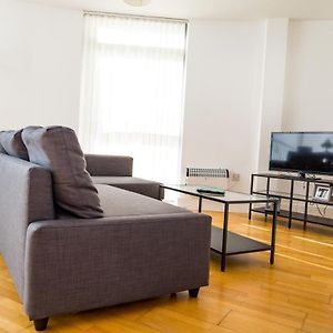Appartement à 2 Chambres à Coucher