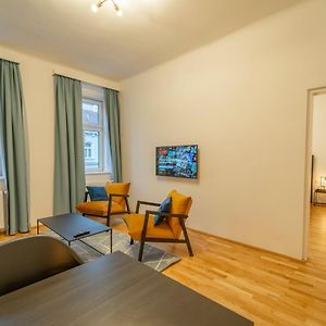Appartement à 3 Chambres à Coucher