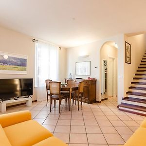 Flat 13: Elegante E Luminoso Con Terrazzo Privato