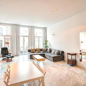 Appartement à 3 Chambres à Coucher