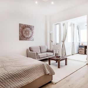 Viktoria Design Studio Apartment