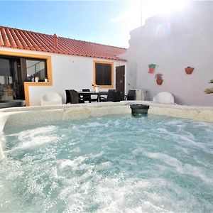 Vila - Mar - Private Outdoor Jacuzzi - Wifi & Airco - By Bedzy