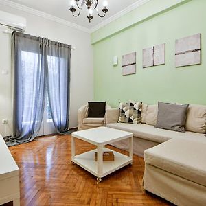 Thiras Lovely Apartment By Zain