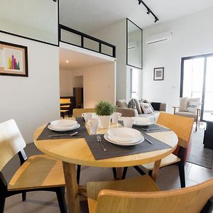 Appartement à 3 Chambres à Coucher