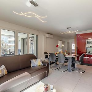 Appartement à 2 Chambres à Coucher