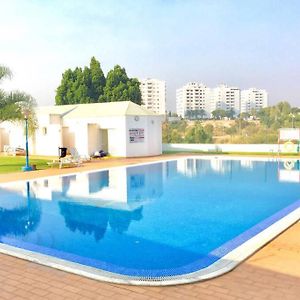 Albufeira, Standind Flat With Swimming Pool