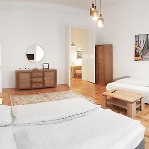 Luxury new cozy flat at Dob street nearby Gozsdu court