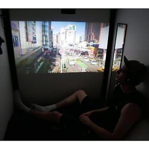 Studio Lit King-Size