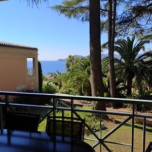 Duplex vue mer spendide, terrasse piscine jardins parking