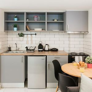 Be Based In This Groovy Loft In The City Center!!