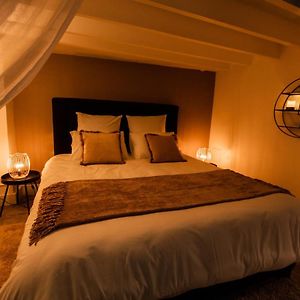 Suite romantique avec Jacuzzi - Hypercentre, Place Jean Jaurès