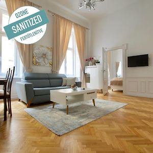 Luxury Apartment By Hi5 - Havas Street