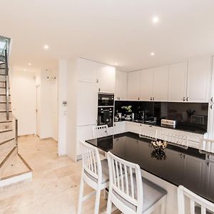 Appartement à 3 Chambres à Coucher