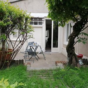 Petit studio hypercentre d'Orléans avec jardin