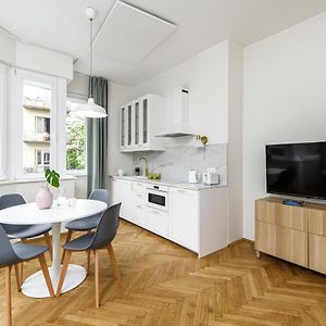 Native Apartments Zulawskiego 8