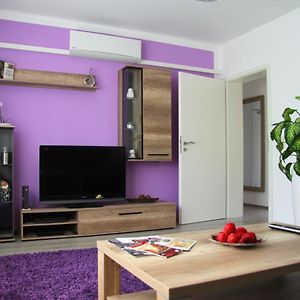Appartement à 3 Chambres à Coucher