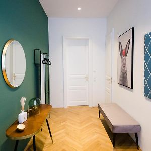 Appartement à 2 Chambres à Coucher