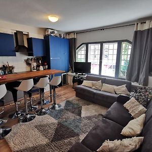 Central & Nice ! 3 Bedrooms, 2 Bathrooms