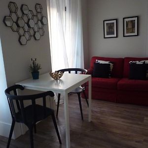 Confortable 1 Bedroom Apartment At Roma Avenue - 1A