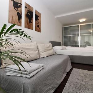 Balcony Apartment - Next To Opera