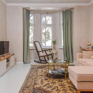 Appartement à 2 Chambres à Coucher