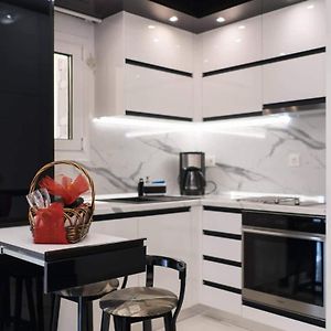 Affordable Luxury Studio Close To Ampelokipi Metro