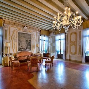 Appartement à 3 Chambres à Coucher